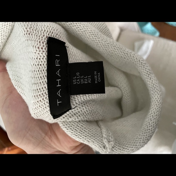 Tahari Sweater - Picture 2 of 4